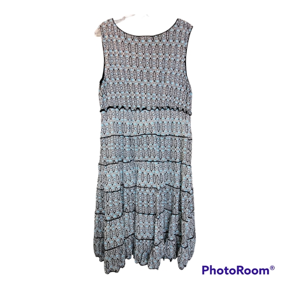 Style & Co blue black medallion print sleeveless vneck lined ruffled skirt dress - Picture 3 of 10